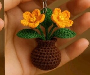 Aprende a tejer esta hermosa flor llavero